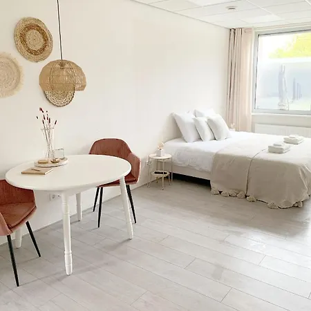 Sea Soon Bed & Breakfast Den Burg